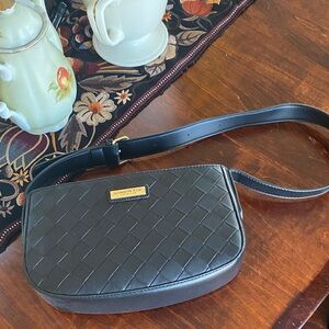 London Fog Black Woven Crossbody with Gold Logo Plate